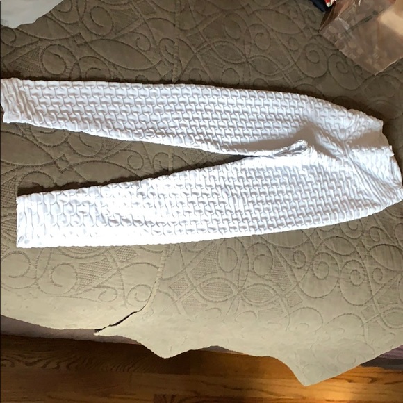 Canoan Brazilian Scrunch Booty Legging - Picture 4 of 4